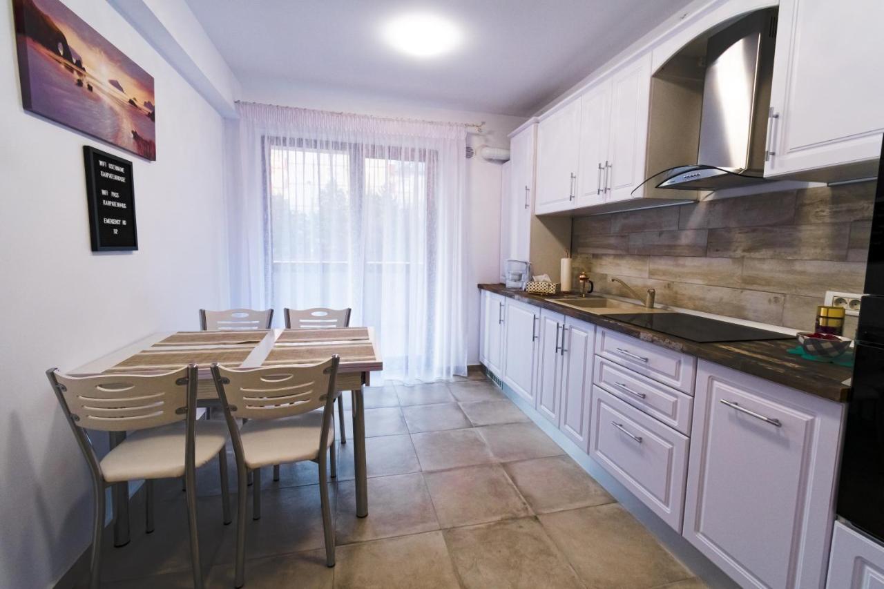Transylvanian Apt. W/ Lrg. Terrace&parking - Karpatenhaus Apartment *