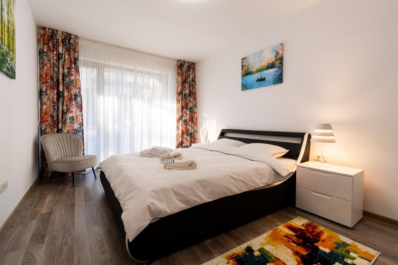 Transylvanian Apt. W/ Lrg. Terrace And Parking - Karpatenhaus Brașov